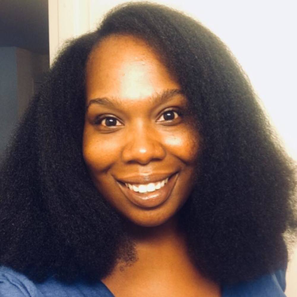 Meet your Posher, Tia